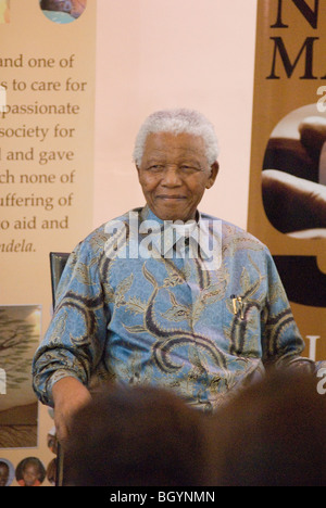 Der ehemalige südafrikanische Präsident Nelson Mandela auf der Nelson Mandela Stiftung in Johannesburg, das Jahr, das er 90 gedreht. Foto: Eva-Lotta Jansson Stockfoto