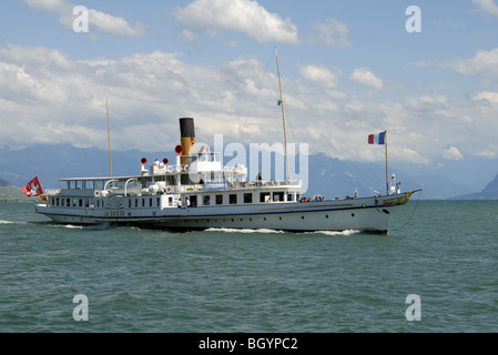 Historische Dampfschiff auf dem Genfersee beweist, dass ein Boot ist der beste Weg zu sehen, das Ufer zwischen der Schweiz und Frankreich Stockfoto