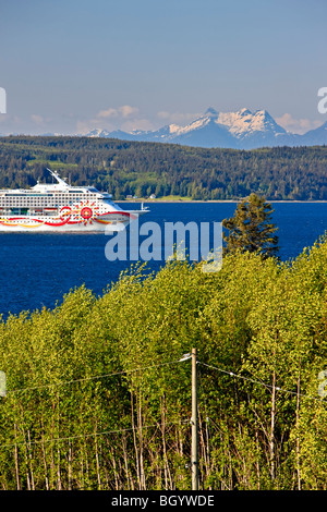 Crusie Schiff fahren 'nach unten' innen Passage, Broughton Strait in Johnstone Strait zwischen Vancouver Insel, Malcolm Stockfoto