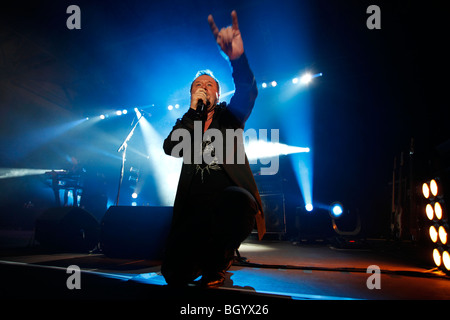 Jim Kerr, Sänger der 80er Jahre schottische Band, Simple Minds, führt zusammen mit der Band in Banja Luka am 12. November 2009 Stockfoto