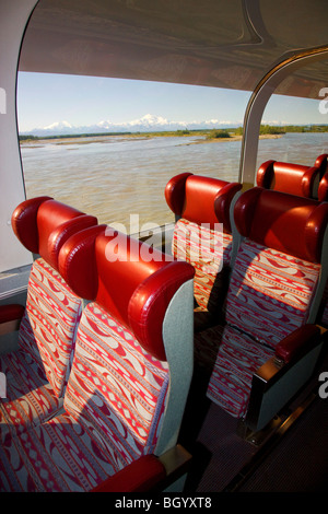 Die Alaska Railroad zwischen Anchorage und Denali Nationalpark, Alaska. Stockfoto
