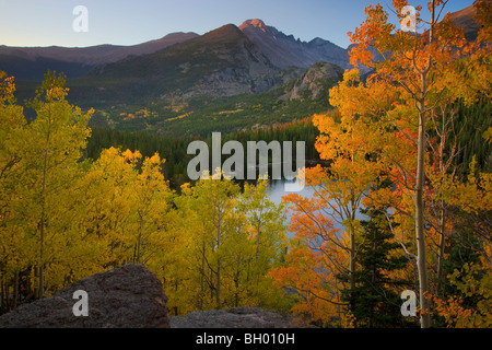 Herbstfarben am Bear Lake, Rocky Mountain National Park, Colorado. Stockfoto