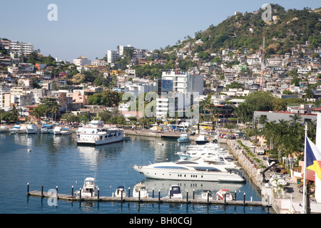 Blick auf Hafen von Acapulco, Mexiko. Stockfoto