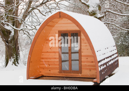 Eine Holzhütte auf dem Gelände des Rydal Hall in der Nähe von Ambleside, Lake District, Großbritannien. Stockfoto