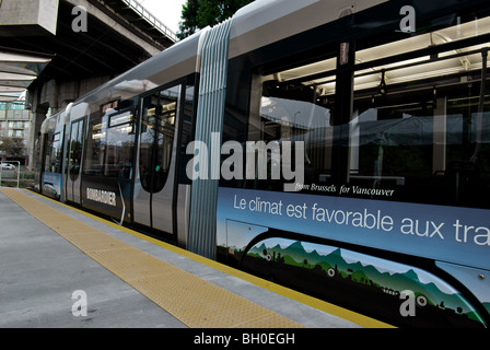 Bombardier belgischen elektrische Straßenbahn in Vancouver False Creek Station im Jahr 2010 laufen Olympischen Winterspiele Testversion Stockfoto