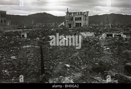 Szene aus Hiroshima, Japan in Trümmern, kurz nachdem die Atombombe abgeworfen wurde Stockfoto