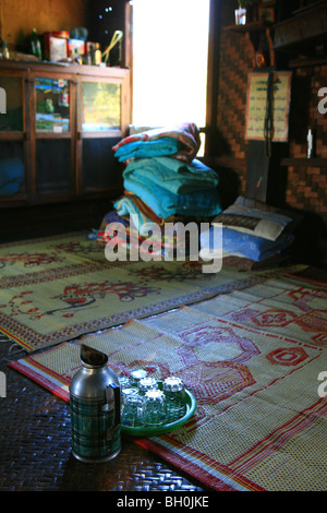 Innenansicht eines Shan-Hauses auf einem Shan Berg Dorf, Shan-Staat, Birma, Myanmar, Asien Stockfoto