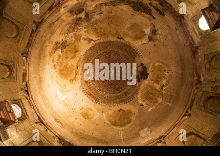 Die Decke Kuppel des Isa Khan Grab in Delhi, Indien. Stockfoto