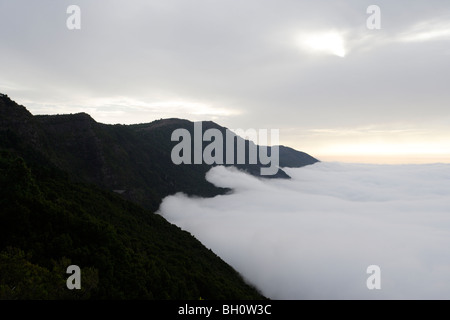 Küstenlandschaft, Wolken über El Golfo, El Hierro, Kanarische Inseln, Spanien Stockfoto