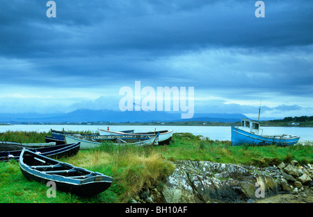 Europa, Großbritannien, Irland, Co. Galway, Connemara, Boote in der Bucht des Hundes Stockfoto