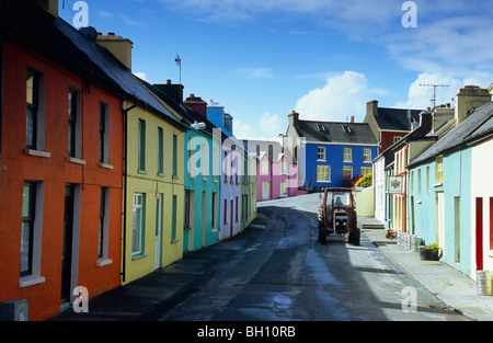 Bemalten Häusern in Eyeries, Beara Halbinsel, Co. Cork, Irland, Europa Stockfoto