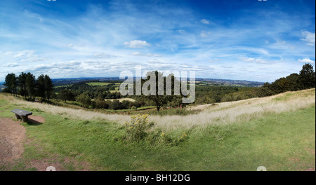 den weitere Hills Country Park mit Wanderwegen und Bäume in Worcestershire, den Midlands in England Stockfoto