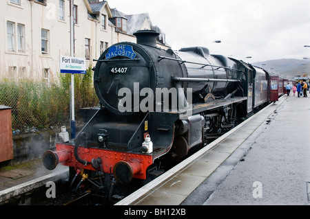 Stanier schwarz 5, 45407, Jakobiten, Haltestelle Fort William, Schottland Stockfoto