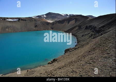 Die wassergefüllten Explosion-Krater oder Viti des Vulkans Krafla nahe Mývatn in Nordisland Stockfoto