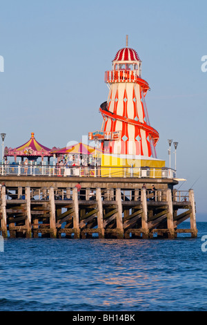 Blick auf die Helter Skelter auf den viktorianischen Pier in Bournemouth in Dorset im Südwesten England UK Stockfoto