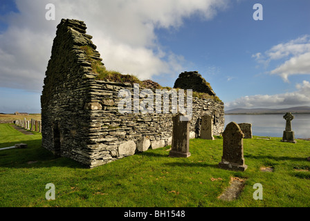 Kilnave Kirche und Friedhof - eine alte christliche Kapelle am Gruinart auf der Insel Islay, Südwest-Schottland, Vereinigtes Königreich. Stockfoto