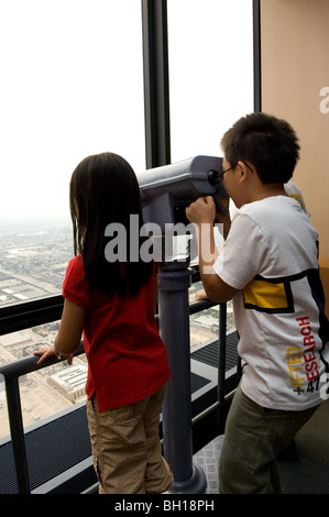 Willis Tower (früher Sears Tower) in Chicago Illinois, das höchste Gebäude in Nordamerika verfügt über Ganzglas-Anzeige Leiste Stockfoto