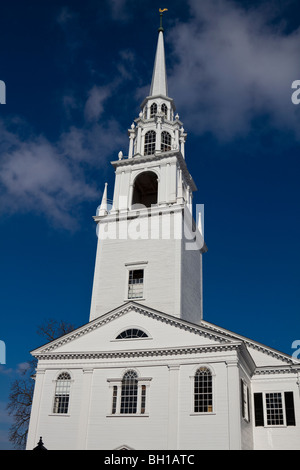 Typische weiße New England Kirchturm, Unitarian Universalist Kirche, Pleasant Street, Newburyport, Massachusetts Stockfoto