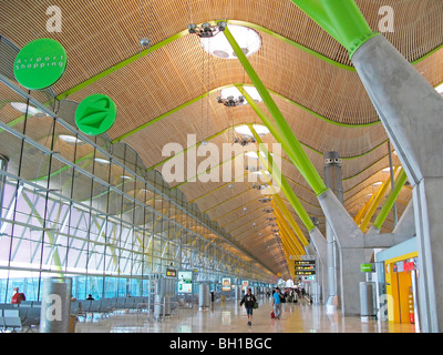 Spanien Madrid Barajas Flughafen Abflug terminal 4 Stockfoto