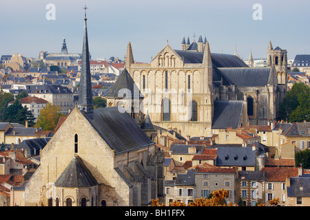 Stadt von Poitiers mit Kapelle Sainte-Radegonde, The Way of St. James, Chemins de Saint-Jacques, Kathedrale St. Pierre, über Turonens Stockfoto