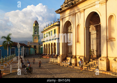 Kirche von San Francisco de Asis (heute Museum Museo Nacional De La Lucha Contra Bandidos) und Iglesia Parroquial De La Santis Stockfoto