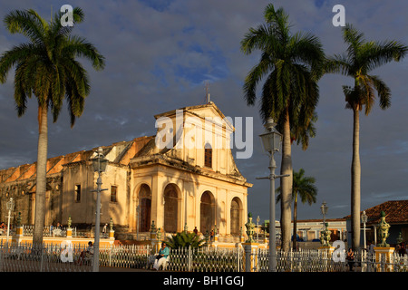 Iglesia Parroquial De La Santisima Trinidad am Plaza Mayor, Trinidad, Sancti Spiritus, Kuba, West Indies Stockfoto