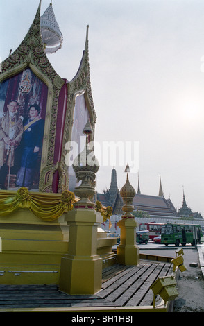 Foto des Königspaares, Grand Palace, Bangkok, Thailand Stockfoto