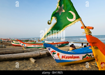 Glükopfmotoren am Strand von Marina, Chennai, Indien Stockfoto