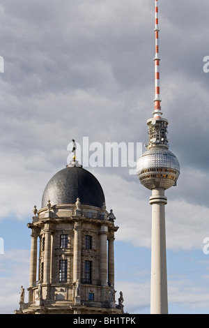 TV-Turm-Berlin, Alexanderplatz und das Stadthaus, Berlin, Deutschland Stockfoto