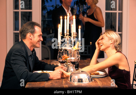 Paar beim Abendessen Stockfoto
