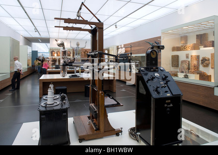 Das Deutsche Hygiene-Museum, DHMD, Zimmer 1 Leben und vom sterben, ein Xray-Maschine aus dem 20. Jahrhundert, Dresden, Sachsen, Deutschland, Eur Stockfoto