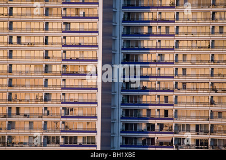 Plattenbau, ehemalige DDR, vorgefertigte Gebäude, Sunset, Leipziger Straße Berlin, Deutschland Stockfoto