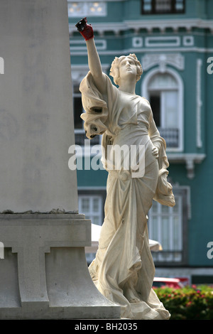 Europa, Spanien, Kanarische Inseln, Las Palmas, Straßen im historischen Zentrum, Statue in Erinnerung an Don Ambrosio Hurtado de Mendoza Stockfoto