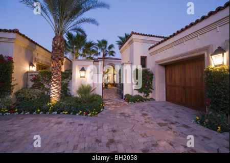 Beleuchteten Einfahrt äußere von Palm Springs nach Hause Stockfoto