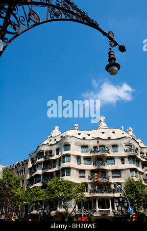 Barcelona - Spanisch-Art-Nouveau-Bewegung - Modernisme - Gaudi - Stadtteil Eixample - Casa Mila oder "La Pedrera" - Gaudi Stockfoto