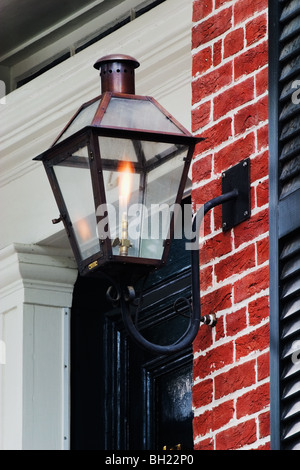 Antike schmiedeeiserne Gaslaternen in Savannah, Georgia Stockfoto