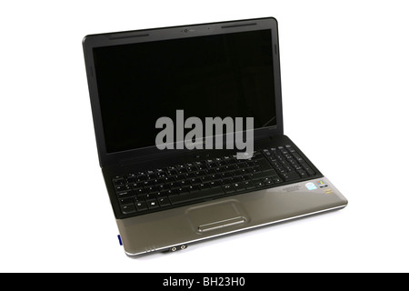 Schwarz-Compaq-Laptop oder Notebook Laptop vor einem weißen Hintergrund Stockfoto