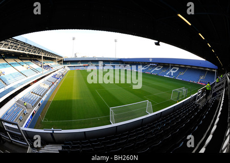 Blick ins Innere der Loftus Road Stadion, Shephards Bush, London. Haus der Queens Park Rangers Football Club oder QPR Stockfoto