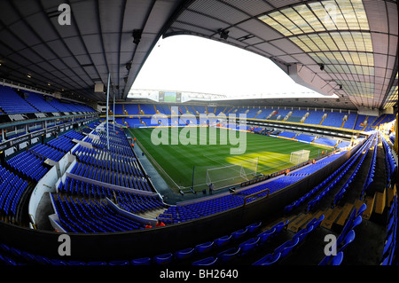 Blick ins Innere der White Hart Lane Stadium in London. Haus von Tottenham Hotspur Football Club oder Sporen Stockfoto