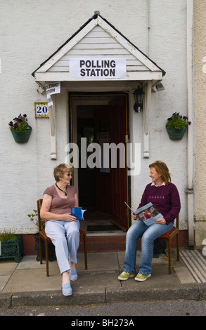 Reihenhaus bei Bedwellty Gruben verwendet als Wahllokal für die Nachwahl im Wahlkreis in England Gwent South Wales Valleys UK Stockfoto