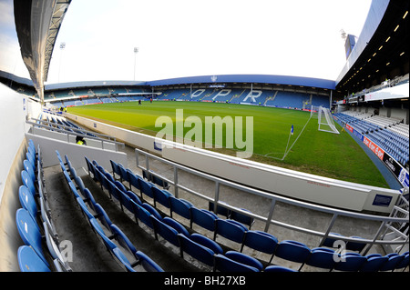 Blick ins Innere der Loftus Road Stadion, Shephards Bush, London. Haus der Queens Park Rangers Football Club oder QPR Stockfoto