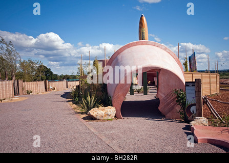 Oversize Blumentopf in Zukunft Gärten St. Albans Stockfoto