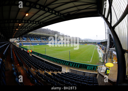 Blick ins Innere Adams Park Stadion, High Wycombe. Haus der Wycombe Wanderers Football Club und London Wasps Rugby Club Stockfoto