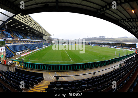 Blick ins Innere Adams Park Stadion, High Wycombe. Haus der Wycombe Wanderers Football Club und London Wasps Rugby Club Stockfoto