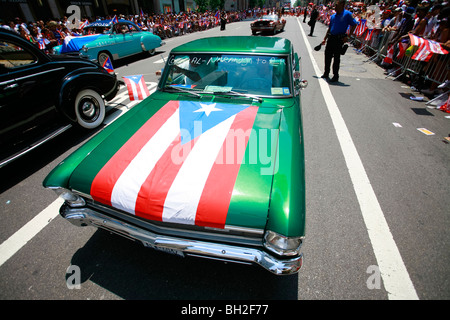 Die Puerto Rican Day Parade findet entlang der Fifth Avenue in New York Stockfoto