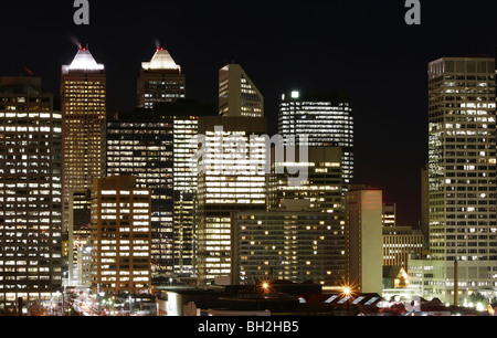 Stadt von Calgary durch spät in die Nacht Stockfoto