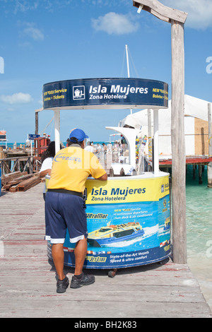 Ticket-Verkauf von Fahrkarten für die Fähre zur Isla Mujeres, Mexiko-Stand in Cancun. Stockfoto