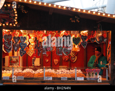 Süßwaren und Mutter stand auf Köln Weihnachten Markt South Bank London Dezember 2009 Stockfoto