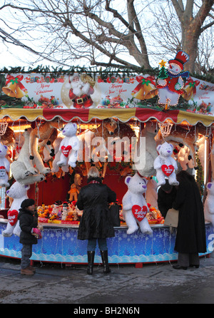 Teddy Bär Stand auf Köln Weihnachten Markt South Bank London Dezember 2009 Stockfoto