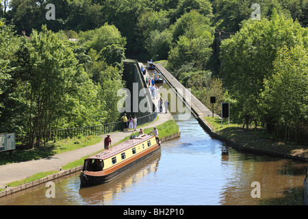 Chirk Aquädukt trägt Llangollen Kanal über das Ceiriog Tal an der englischen/walisischen Grenze, in der Nähe von Wrexham, North Wales, UK Stockfoto